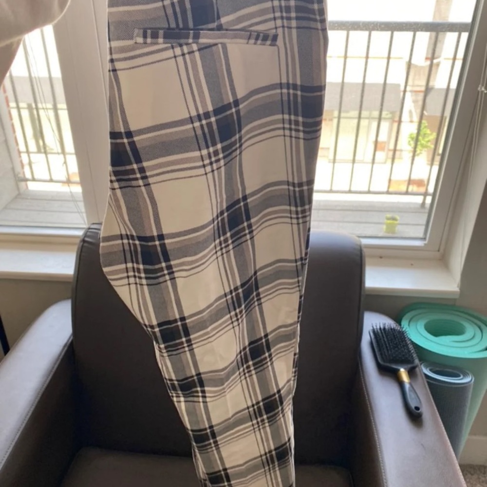 pants - Picture 2 of 3